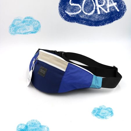 Sacoche banane upcyclé mixte aplats couleurs bleu violet beige - quart