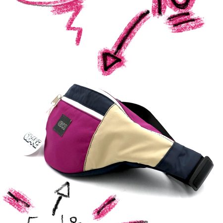 Sacoche banane upcyclé mixte aplats couleurs rose beige noir - quart